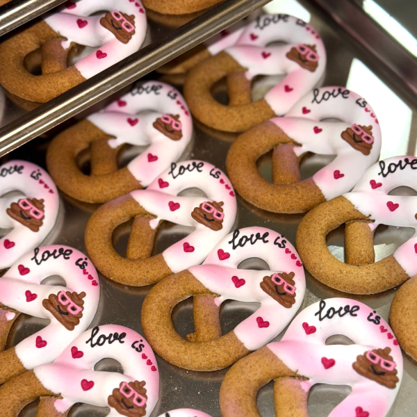 SAN VALENTINO <3 - Pretzel ghiacciati in edizione limitata I Set di 6 biscotti decorati a forma di cavallo a forma di pretzel