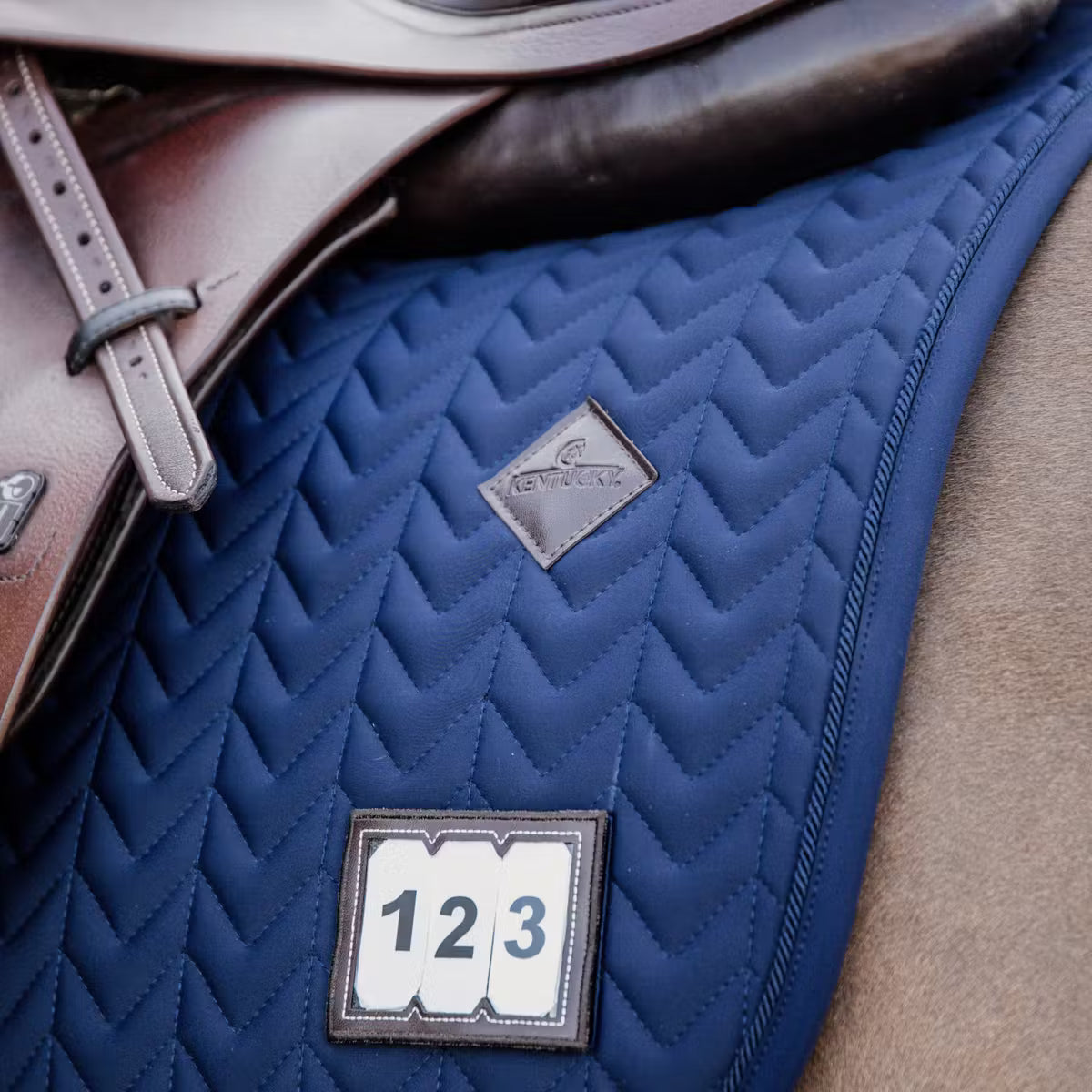 Sottosella jumping modello Fishbone Kentucky con portanumero
