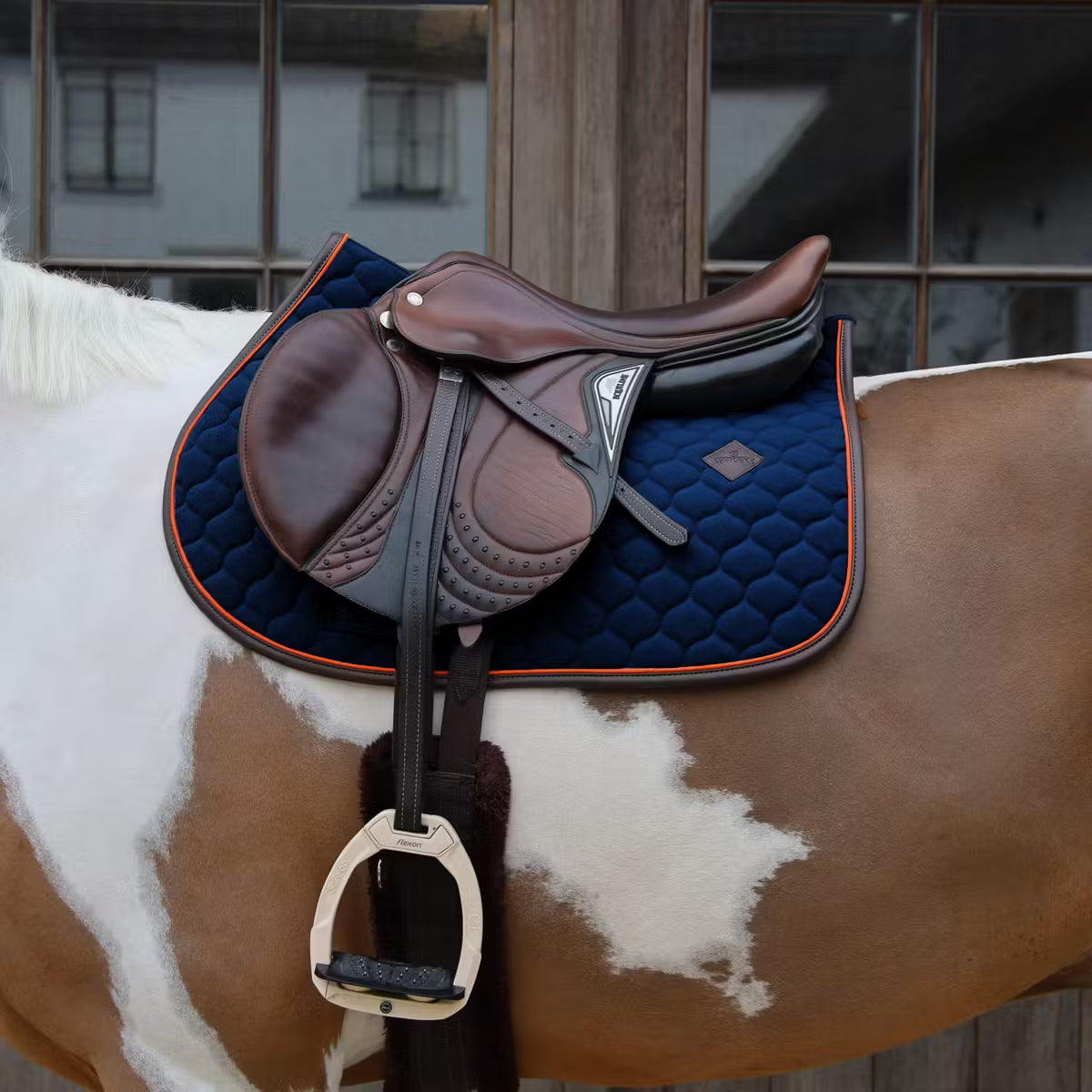 Sottosella Jumping con trapuntatura a cipolla , bordo pelle e neon Kentucky