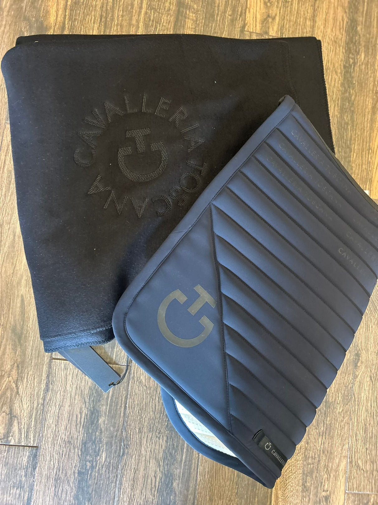Coperta in pile rettangolare + Sottosella Cavalleria Toscana Nero