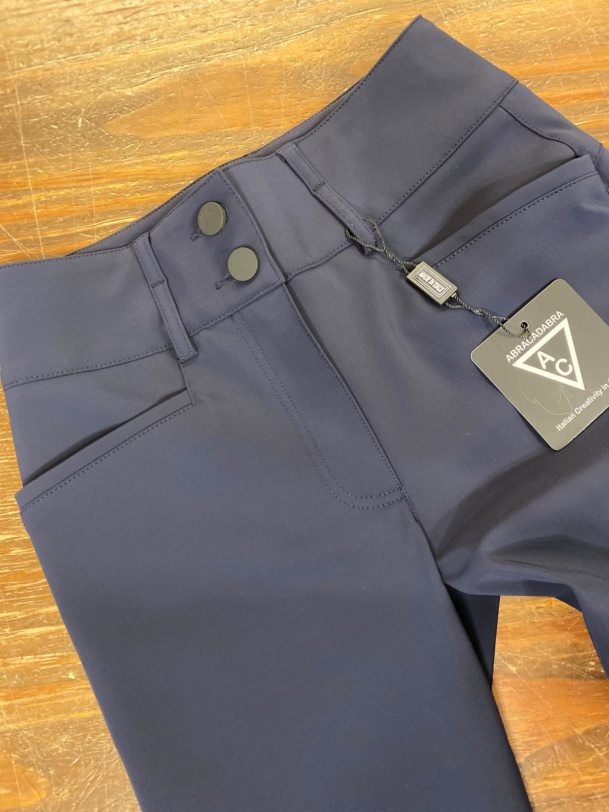 Pantaloni donna modello Asia Abracadabra