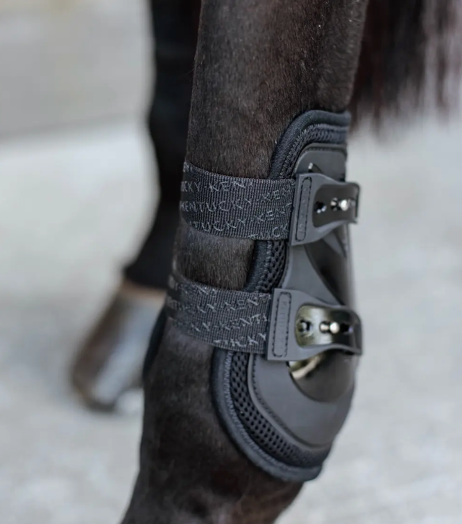 Paranocche modello Moonboots Air X Kentucky