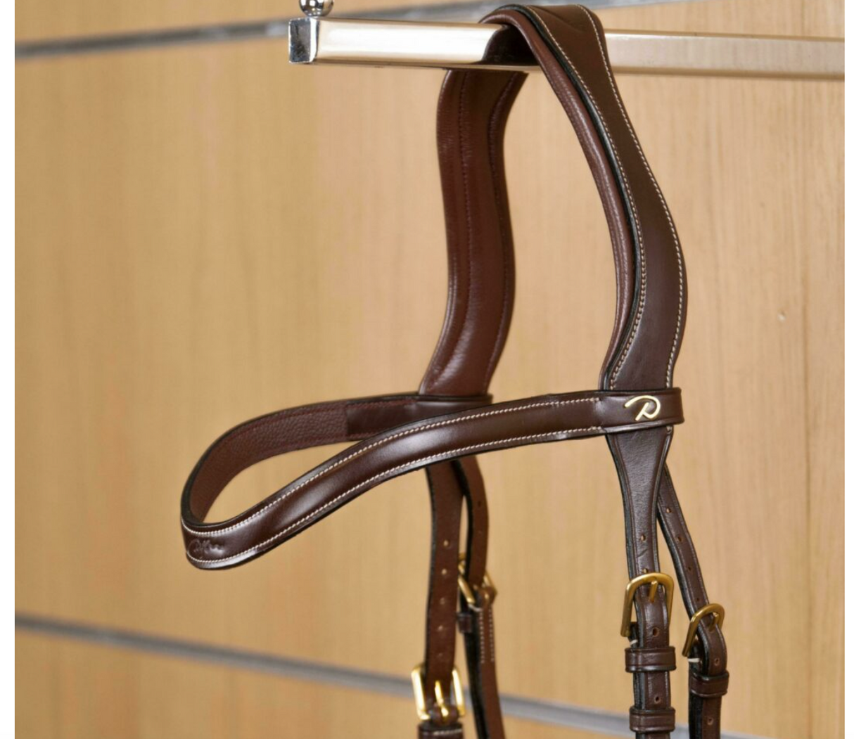 Frontalino piatto a forma di V in pelle Dy'On