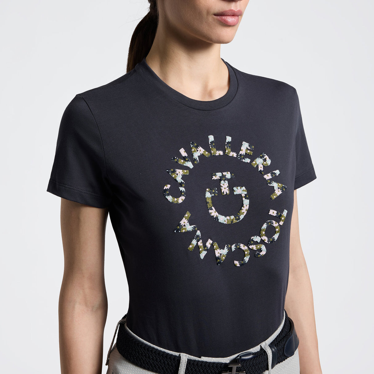 T-shirt da donna con ricamo floreale | Cavalleria Toscana