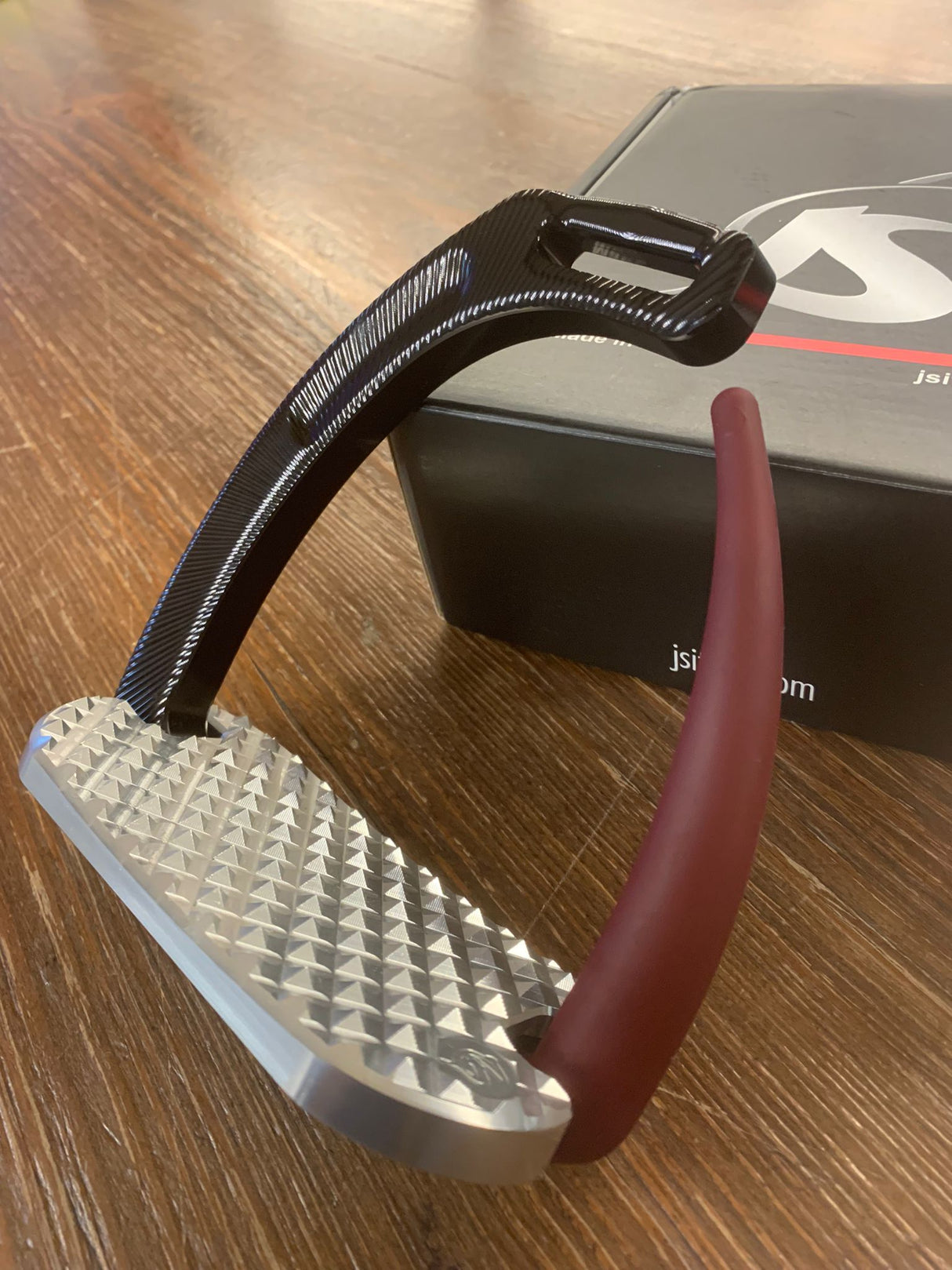 Staffe JS Italia modello Air Foliage nero e bordeaux