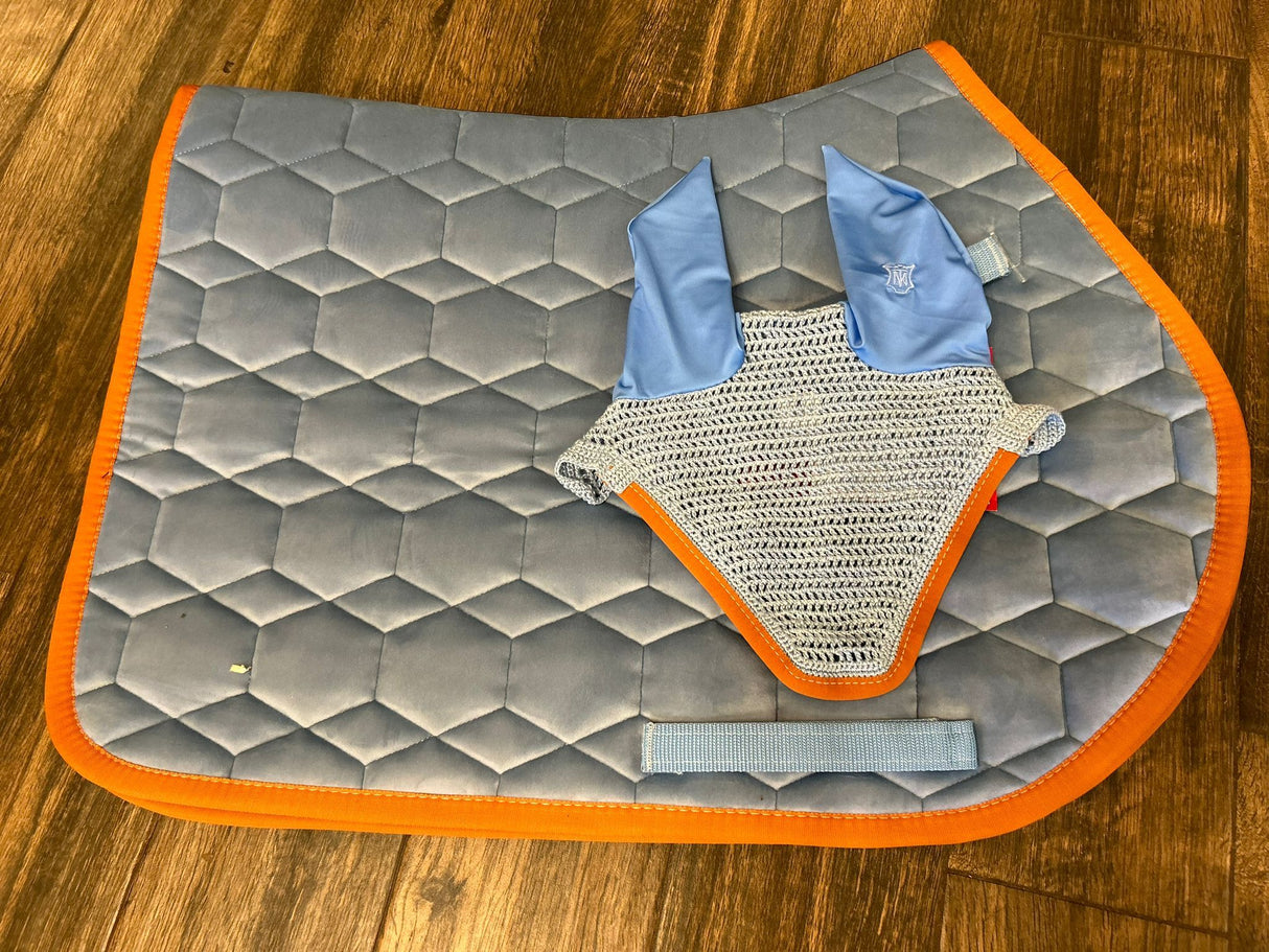 Completo Mattes in velluto celeste e arancione