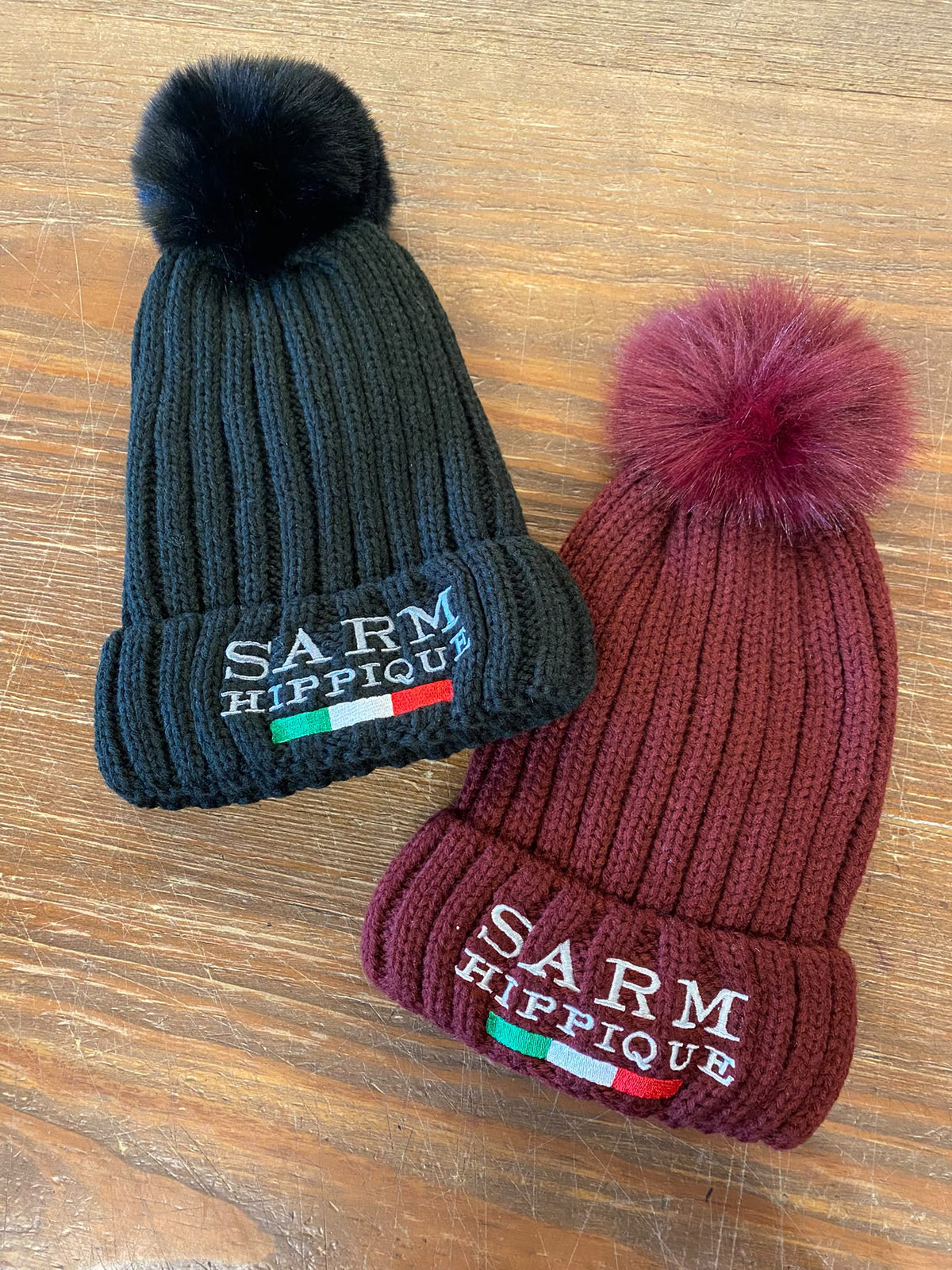 Berretto modello con ponpon Sarm Hippique