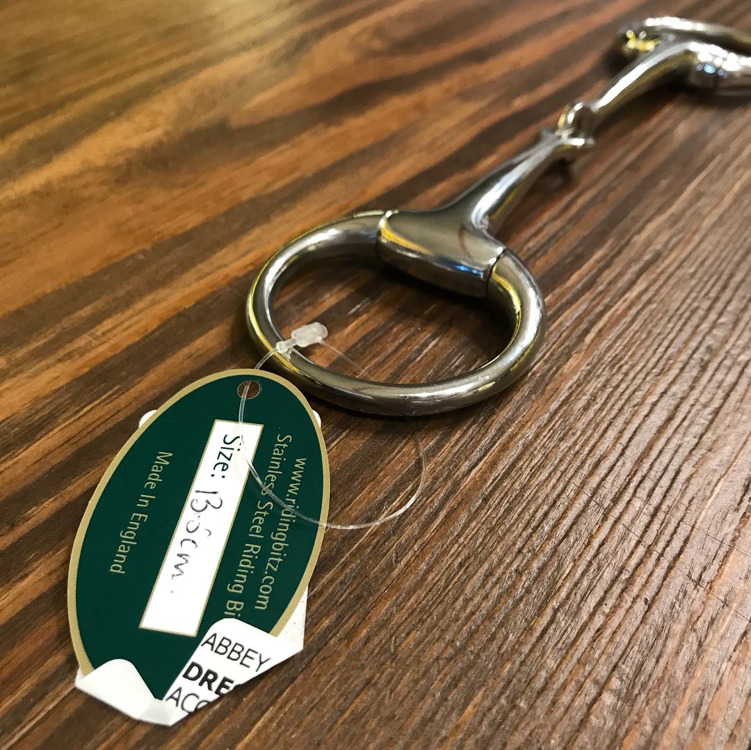 Dressage eggbut Abbey