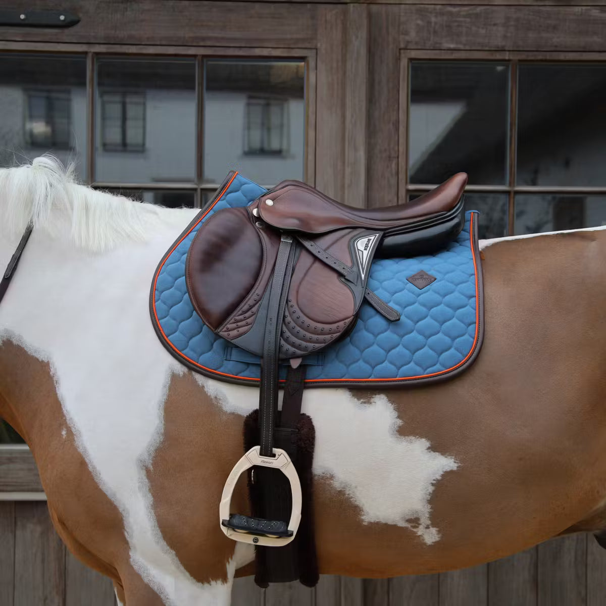 Sottosella Jumping con trapuntatura a cipolla , bordo pelle e neon Kentucky