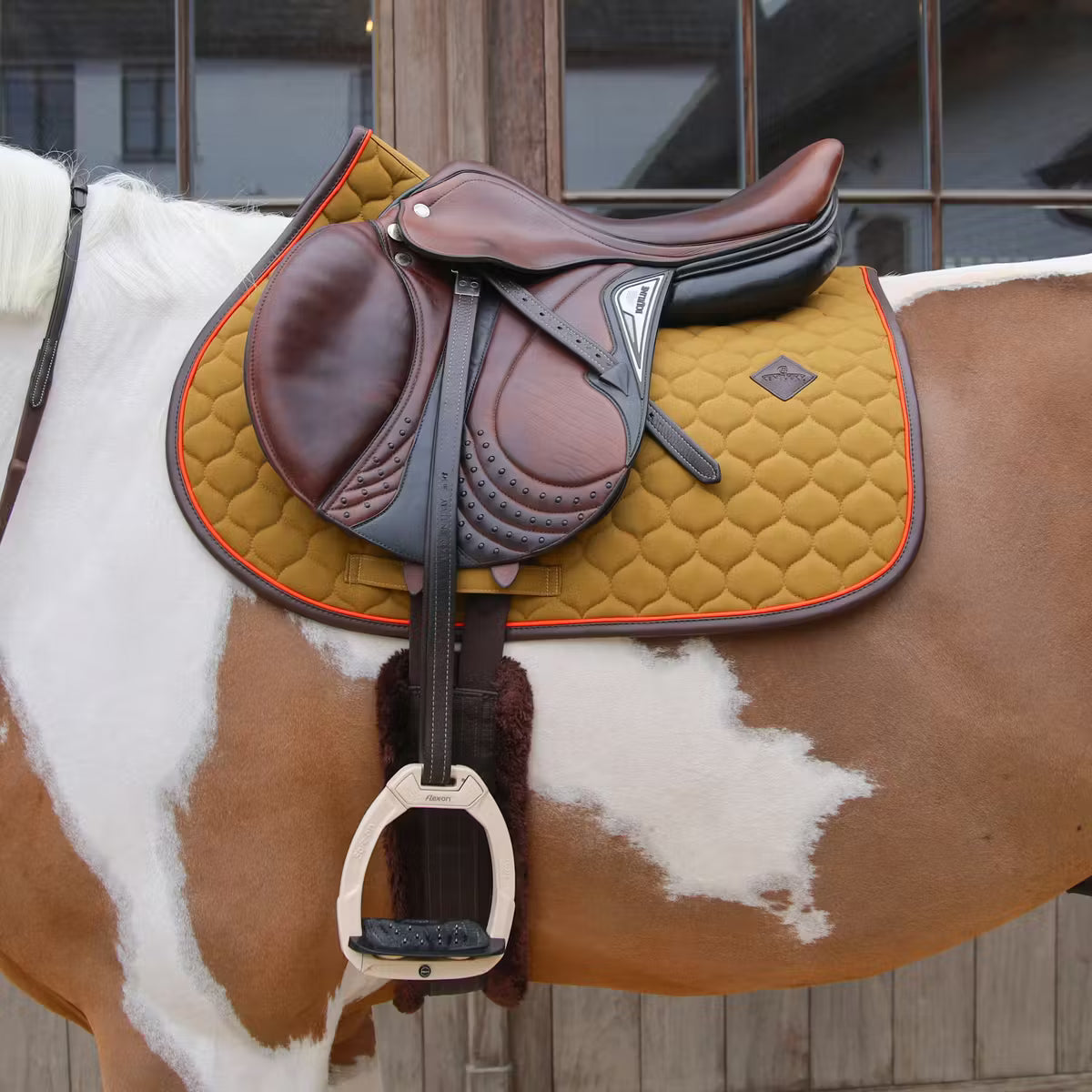 Sottosella Jumping con trapuntatura a cipolla , bordo pelle e neon Kentucky