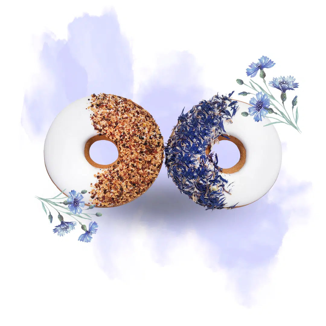 Ciambelle fiordaliso + rosa canina I Set di 2 ciambelle per cavalli con glassa ed erbe aromatiche