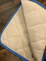 Completo Artequi sottosella e cuffia in tessuto tecnico celeste con bordo bianco